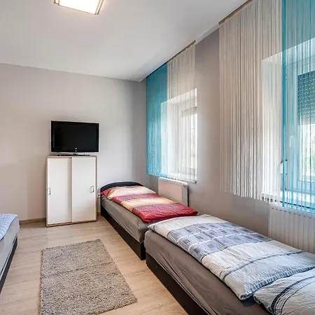 Magdi Vendeghaz A-B Apartment Celldomolk Exterior photo