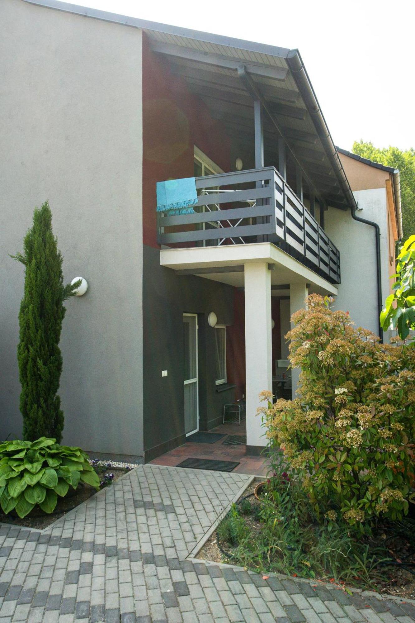 Magdi Vendeghaz A-b Apartmán *