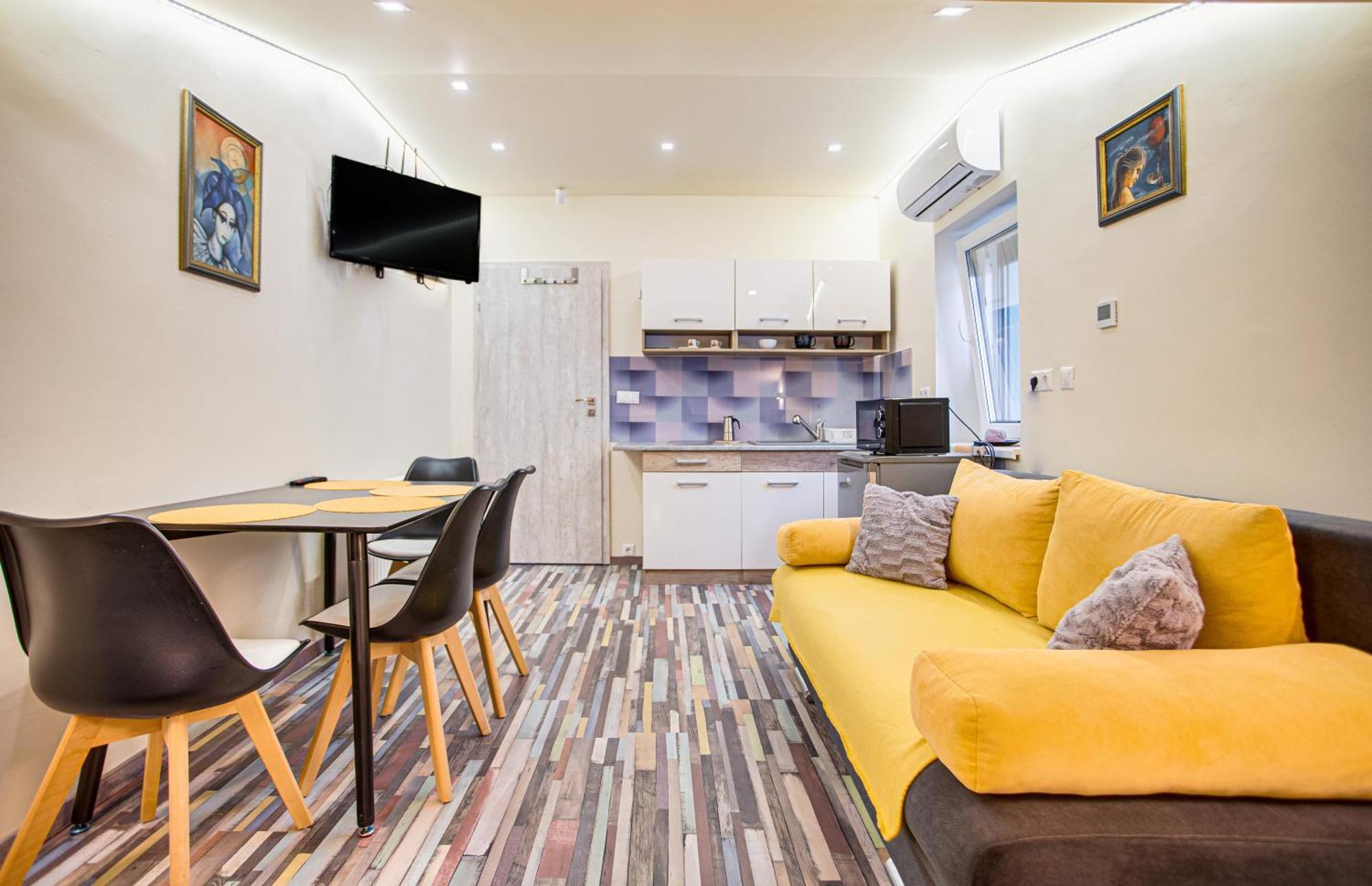 Magdi Vendeghaz A-b Apartment *