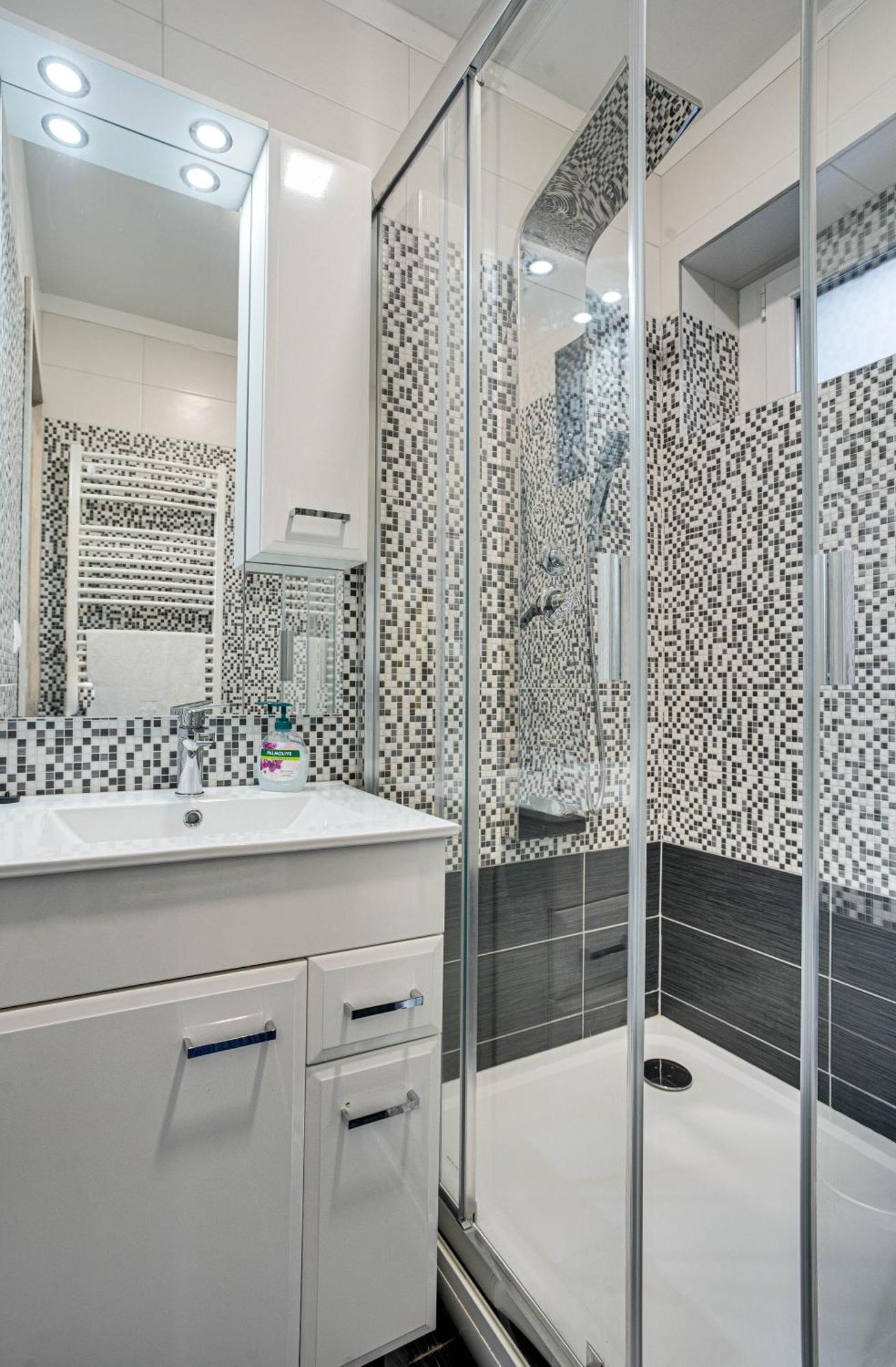 Magdi Vendeghaz A-b Apartment
